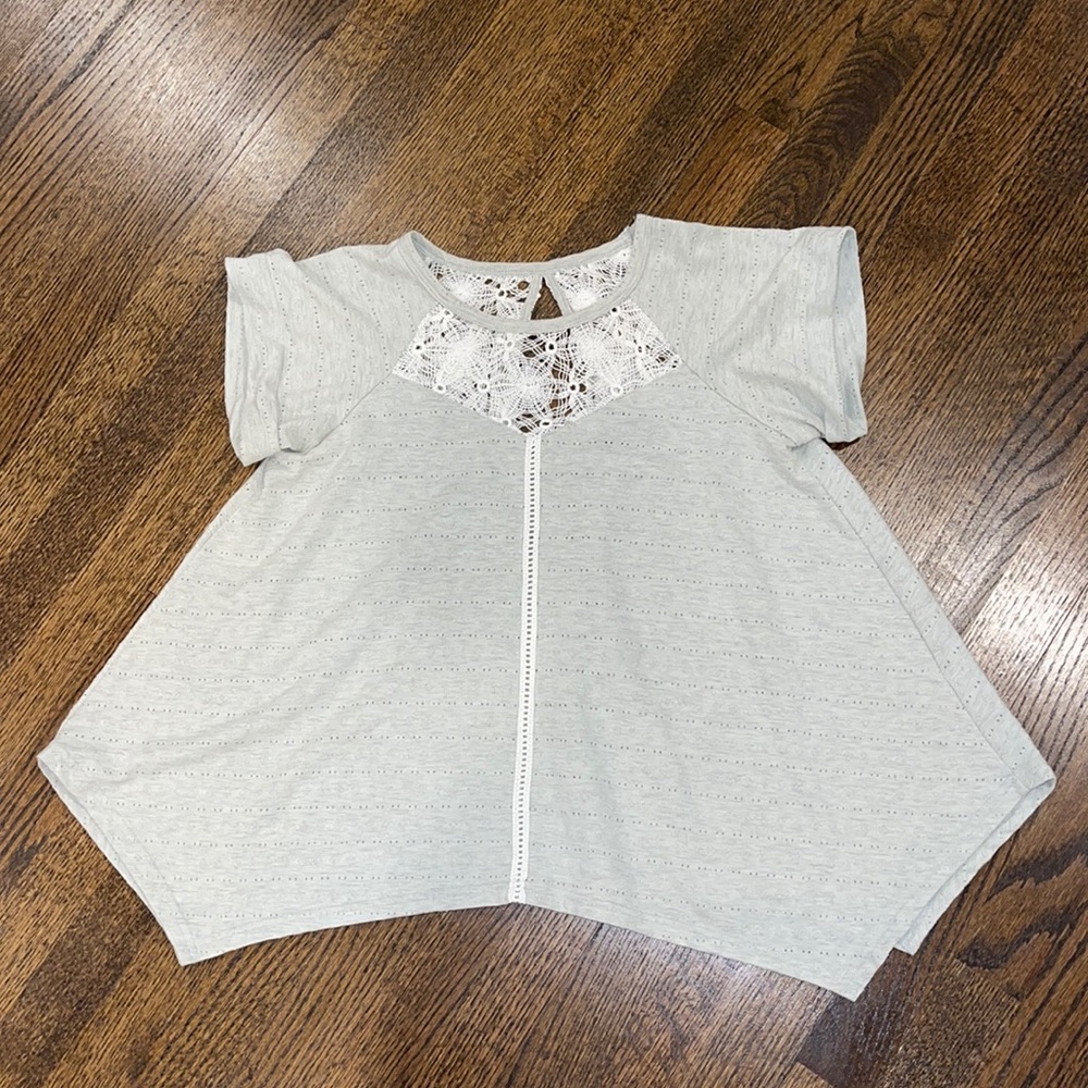 Gray and White Short Sleeve Shirt